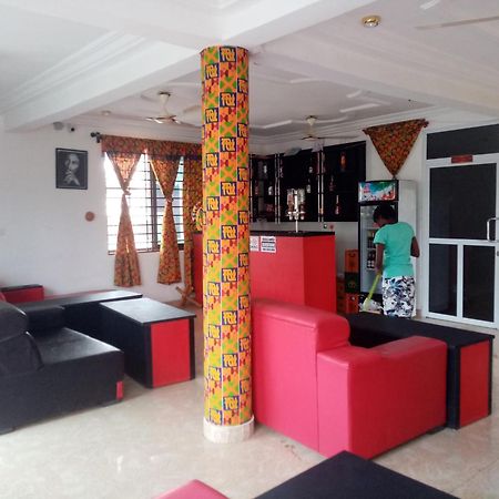 Ohene David Guest House Amanfro Екстериор снимка